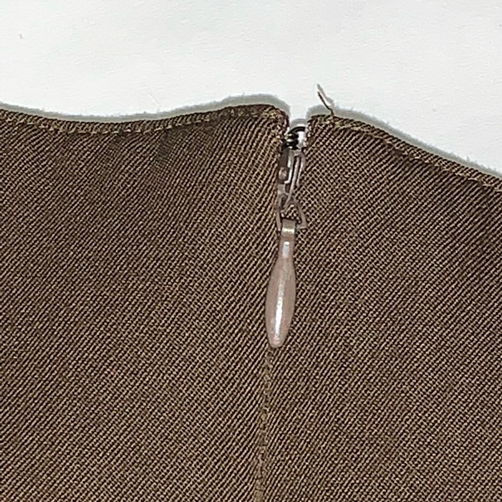 Ellen Tracy vintage tan/brown straight knee length skirt (size 14) - Picture 8 of 9